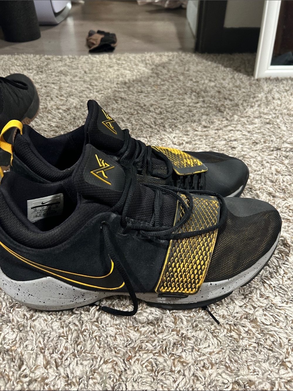 Kobe Bryant 11’s Basketball Shoes